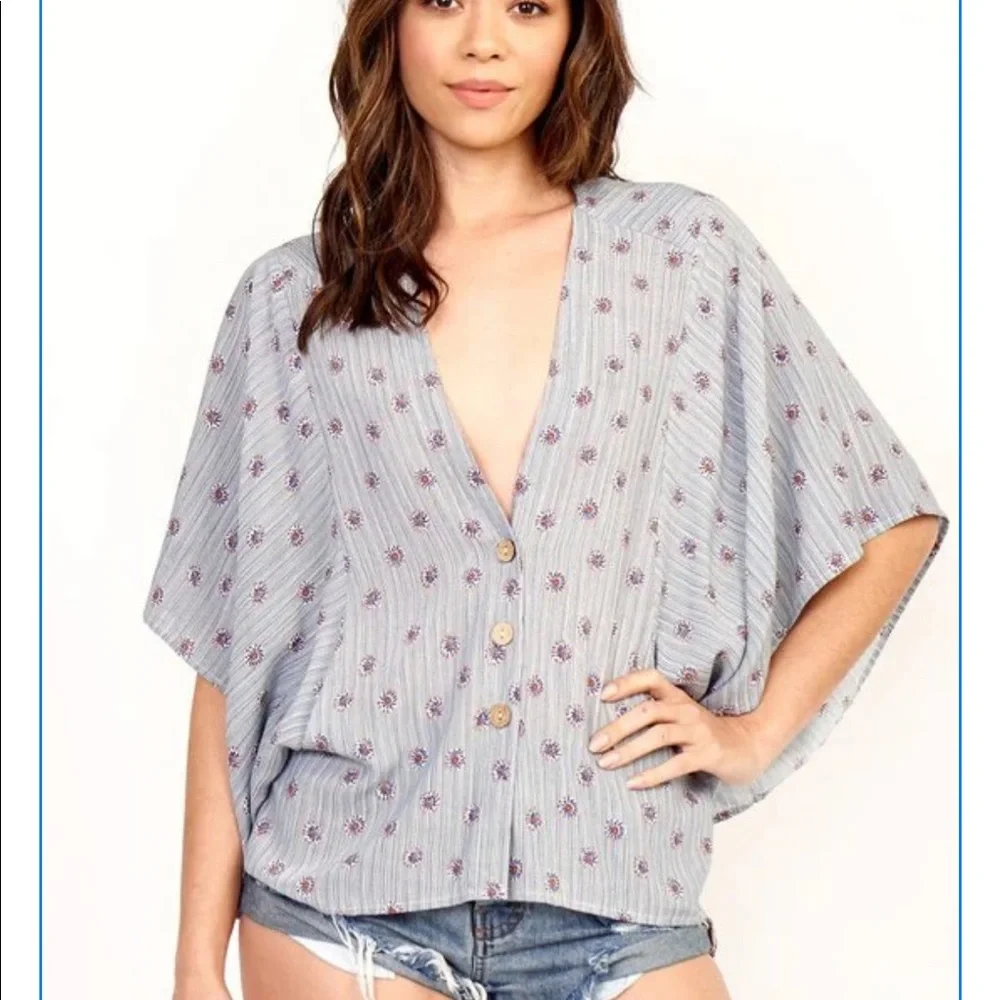 Patterned button down top - Picture 4 of 12